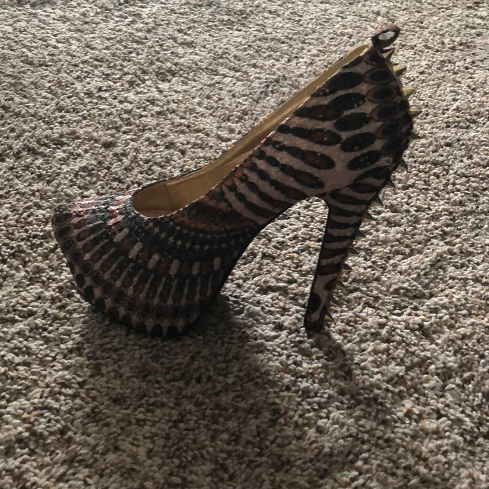 Platform style stilettos